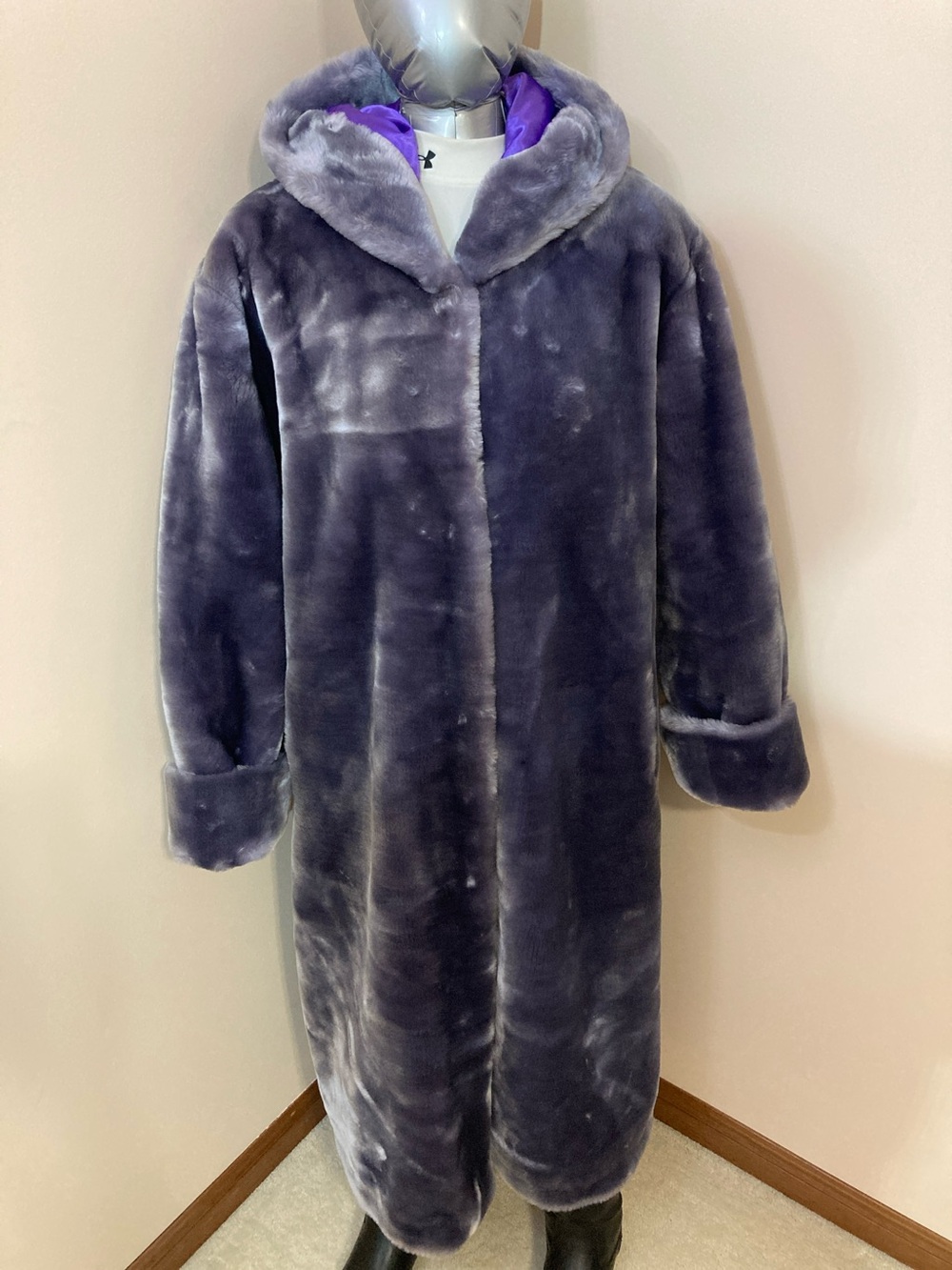 Plush Hooded Faux Fur Coat in Lavender Gray